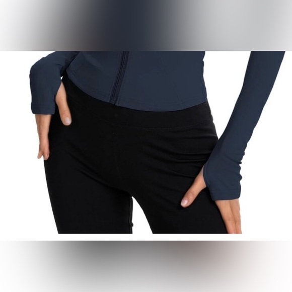 Fabletics Medium Black Women’s workout Black Sporty Jacket - Picture 10 of 10